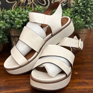 Women's Naturalizer Cream Sandals